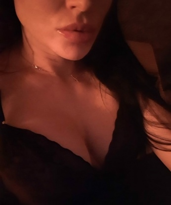 🔥💋 У меня есть все, чтобы сделать твои тайные фантазии реальностью. Раскрою тебе все потаенные уголки удовольствия и услады. 💦💫 Мои нежные руки и прекрасное тело обеспечат тебя незабываемыми ощущениями. Отдайся порыву страсти и ощути весь спектр наслаждения, который ты заслуживаешь. 🌟😈 Наши встречи будут полны эмоций и незабываемых мгновений. Доверься мне и окунись в мир настоящего удовольствия. 🔥🔥 Не забудь посмотреть мои фото, чтобы увидеть, насколько я жгучая и сексуальная. Мои клиенты говорят, что со мной время останавливается, и каждая секунда в моей компании стоит каждого вздоха. 💕💫 Не упускай возможности познакомиться со мной и получить то, о чем мечтал. Жду твоего звонка! 📞🔞 Светлана